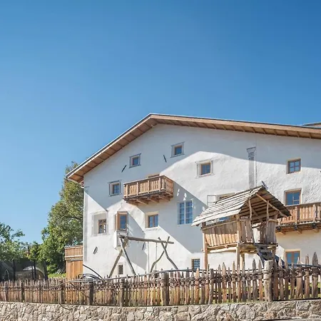 Hatzeshof Heustadel * Laion